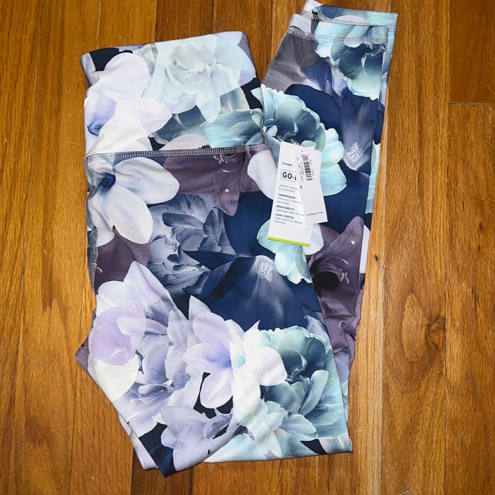 NWT old navy go dry elevate leggings
